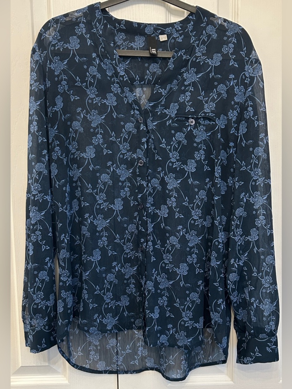 Kut from the Kloth Sheer Floral Blouse M Navy Button Down EUC